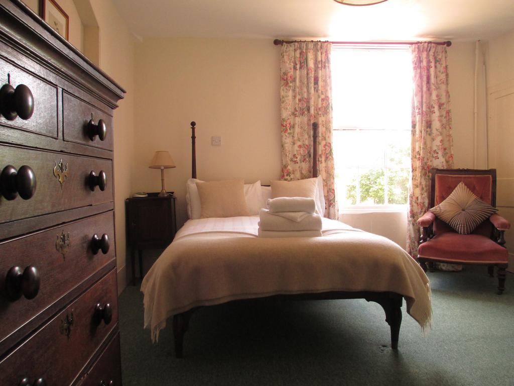 Old Manor House Shepperton