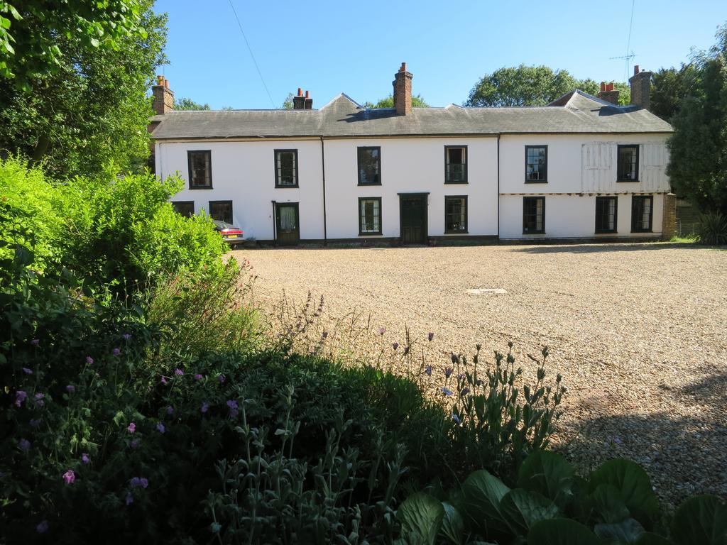 Bed & Breakfast Old Manor House Shepperton