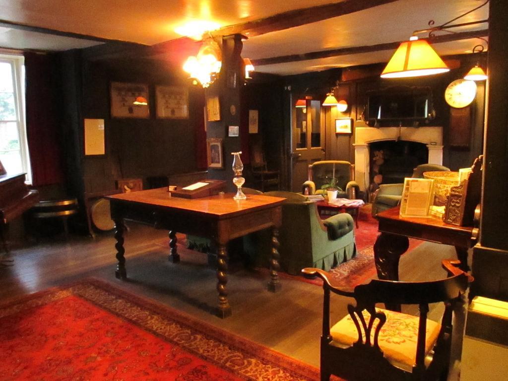 Old Manor House Bed & Breakfast *